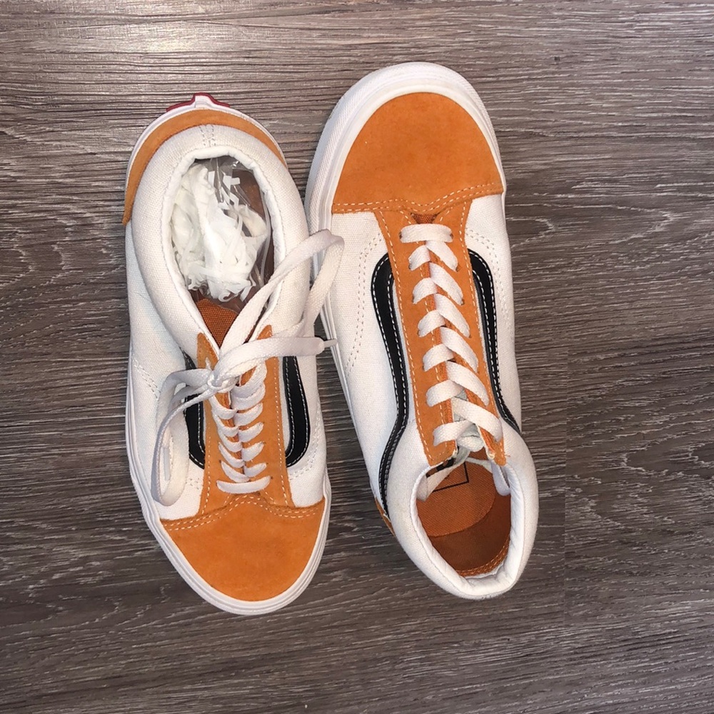 Vans - Picture 3 of 4